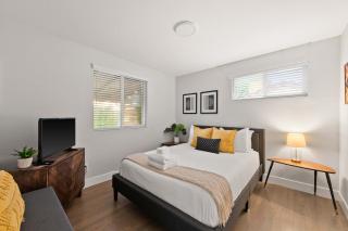 Spacious Retreat Patio, Games, and Quick to DEN - 7