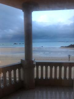 One Bedroom Flat with Large Balcony overlooking the sea in an Art Deco building - 2