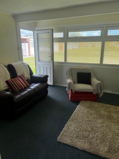 186 Sundowner Holiday Park Sleeps 4 with Bedding and Towels provided Plus Free WiFi - 3
