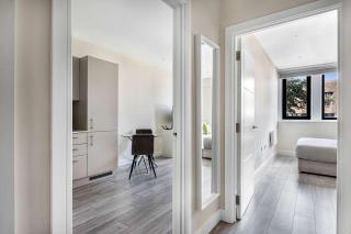 New London Cheam Village 1 Bed - Perfect for Long Stays - With Parking - 2