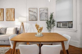 Stylish East Village Escape Comfort & Convenience - 5