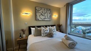 1BR - Stunning 5th-Flr Views - Sleeps 4 - Parking - 6