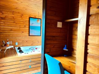 Casa com Banheira, Piscina e Quadra de Areia - 4