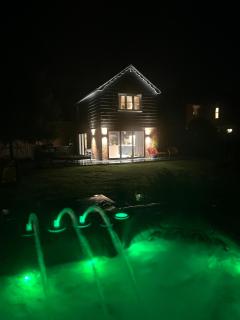 Beautiful family home with hot tub - 0
