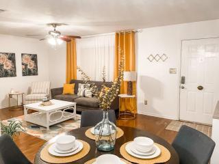 Tally Town Gem 2bdr 2 Ba townhome - 9