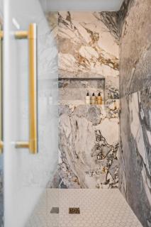 Boutique Home, Walk to Marina and Beach, Sleeps 8 - 2