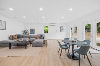 Boutique Home, Walk to Marina and Beach, Sleeps 8 - 1
