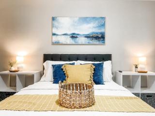 Lovely 3 Bd 2 bath townhome - 9