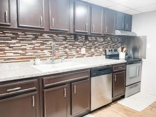 Lovely 3 Bd 2 bath townhome - 2