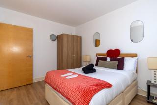 Amanah Properties - Skyline Hideaway 3BR City Views London Bridge - 4