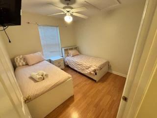 Lovely 3 Bed 2 ba Townhome - 6