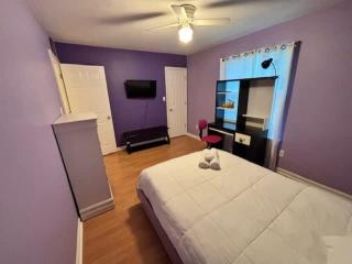 Lovely 3 Bed 2 ba Townhome - 5