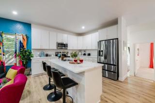 6Br 4Bath Home Just 5 Minutes to Lower Greenville - 2