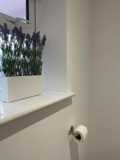 Cosy 3-Bed Dover, Sleeps 8, EV and Free Parking - 6