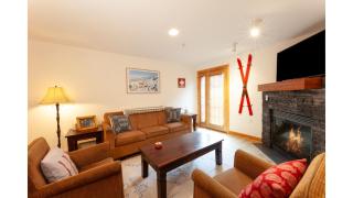 Lift 1 Lookout - NEW PROPERTY - WiFi - Ski Locker - Mountain Views - Shops - Restaurants - 9