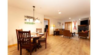 Lift 1 Lookout - NEW PROPERTY - WiFi - Ski Locker - Mountain Views - Shops - Restaurants - 6