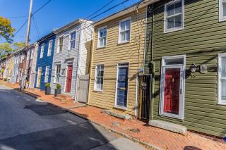 Naval Academy Gate 1 - 0