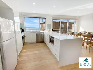 Hamptons Retreat by the Bay - Cowes Coastal Escape - 1