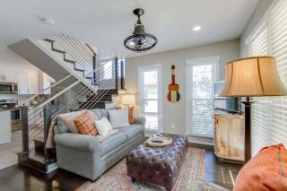 Steps from Hillsboro Village, Downtown 9 mins away - 9