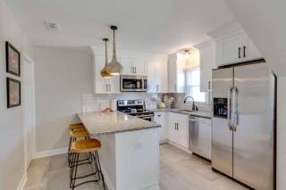 Steps from Hillsboro Village, Downtown 9 mins away - 8