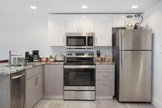 Luxuriate at the Beachfront with huge private deck - 6