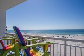 Luxuriate at the Beachfront with huge private deck - 5