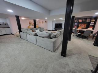 Exquisite, newly renovated large home near I-85 - 9