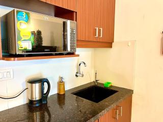 Luxury Pool Side Studio With Private Balcony - 6