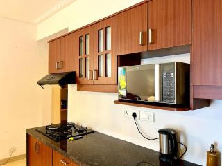 Luxury Pool Side Studio With Private Balcony - 5