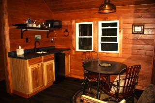 ADK Pinecone Cabin - Close to Rail Trail & Lake - 1