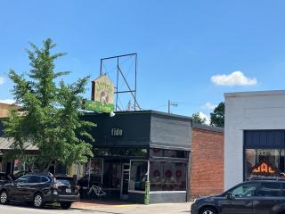 Steps from Vandy, live music-Downtown 9 mins away! - 9