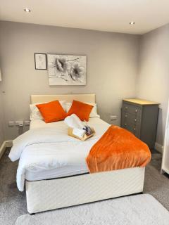 Lovely Double Bedroom - 6