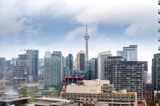 Chic Fort York Studio Cozy Retreat in Downtown - 6