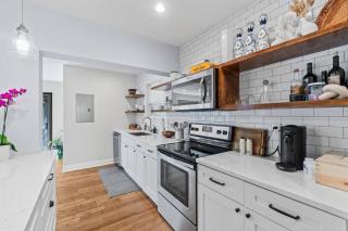 Modern Delray Beach Retreat with Kitchen Workspace and Backyard BBQ Near Atlantic Avenue and Ocean - 8