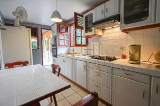 Habitation Alamanda by KVZ confort & vue montagnes - Les Abymes - 8