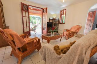 Séjour Authentique en Villa Créole avec Vue sur les Mamelles - 2