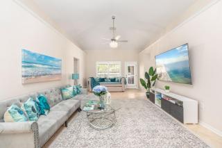 Seashell Breeze - Coastal Getaway only 4 mins to the beach & more games! - 5
