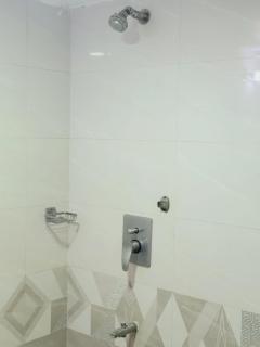 4 BR Beautiful Apartment near 300ft, Airport - Barua - 9