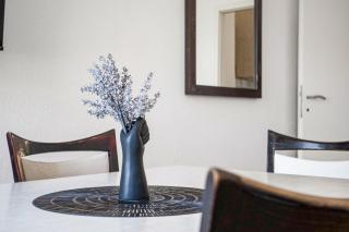 Ideal for Longterm Stays, 2 Bedroom Apartment for 5P - 5