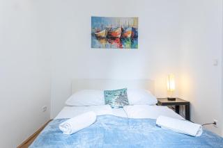 Comfortable 2BR Apartment near Belvedere Palace - 6
