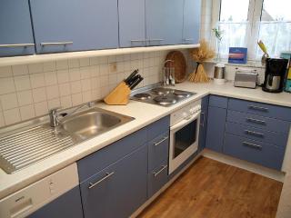 Ferienhaus Südblick am Meer in Breege, Meerblick von allen drei Etagen, Terrasse, Balkon, Sauna und Parkplatz - 1