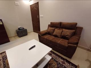 Cozy Downtown Hideaway - 0