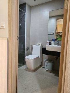 Modern & Comfortable Stay - 5