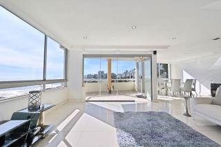 Specious 2 Bedroom Apartment in Sea Point - 6