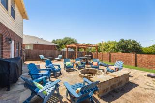 NEW 12 person I Game Rooms I Backyard Re-treat I Theater I 5bd - 0