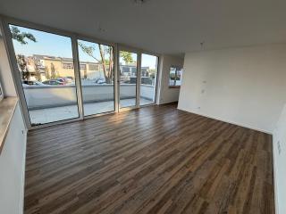 Family & Friends Luxury Apartment - 2