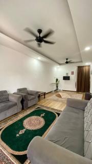 Izzara Homestay - Semi D - 0