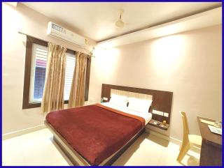 HOTEL HOME # TOWN Near Jagannath Temple - Sea Beach - Fully Air conditioned & Spacious Luxuary Rooms - Free Wifi & Parking Facilitie - 1