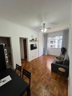 Apartamento com fácil acesso a praia de Copacabana - 0