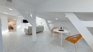 A Tranquil Attic Retreat Near Old Town - 6